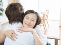夫婦でもしたい!!　結婚後にしている「スキンシップ」・6つ