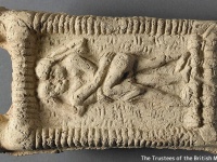 これまでで最古となる人類がキスをしていた証拠となる4500年前の粘土板を発見