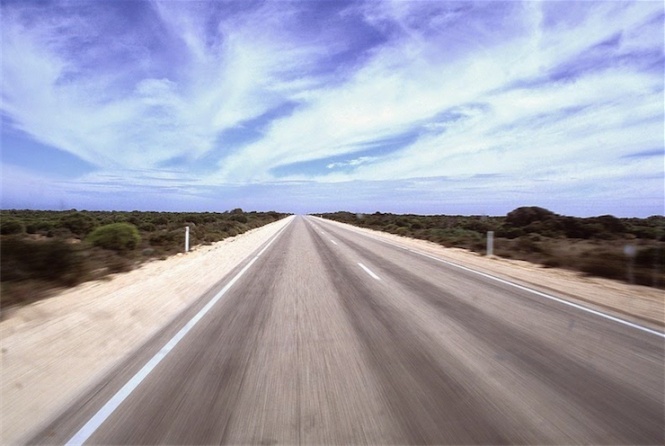 世界の絶景 世界で最も長い真っ直ぐな道 オーストラリアのエア ハイウェイ Eyre Highway デイリーニュースオンライン