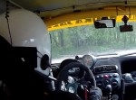 ルパン三世かよ！？　ラリーカーの運転中にハンドルが取れちゃった（動画）