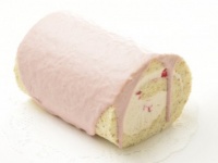 【東京土産】かわいいイチゴのロールケーキ！　豆乳クリーム、全粒粉入りでヘルシーな「iiroll 150（イイロール イチゴ）」