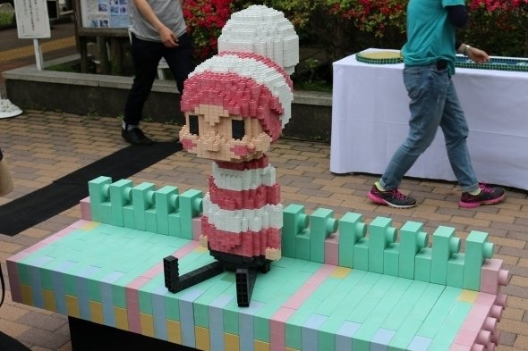 「オチビサン」。ブロックなのでドット絵のようでかわいらしい