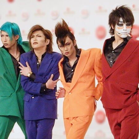 ゴールデンボンバー