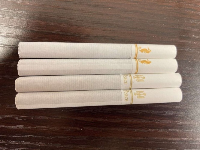 上2本が「うるま」。下2本は「ロングピース」