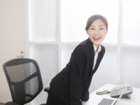 働く女性なら必見！　男性の先輩や上司に出す「好感度UP年賀状」の書き方＆注意点