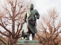 上野の西郷隆盛像（Dick Thomas Johnsonさん撮影、Flickrより）