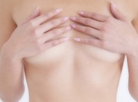 男にはわからない！　若いころと比べて、バストに起こった加齢にともなう変化4選！