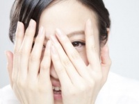 椅子に血がっ……！　恥ずかしすぎる生理中の失敗4選