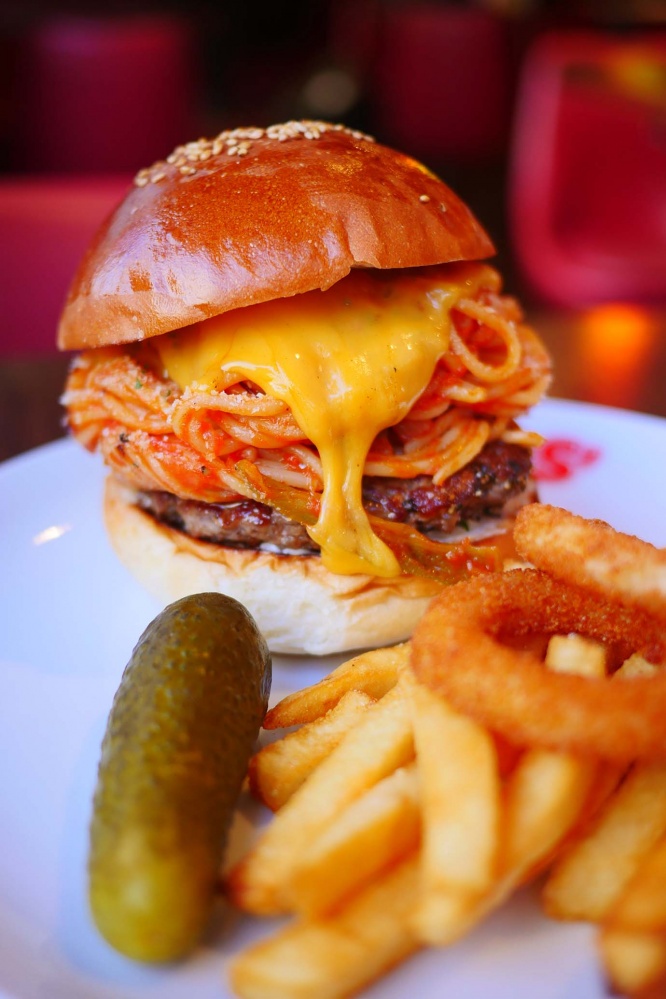 brozers-tomato-spaghetti-burger
