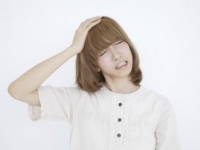 この日だけは絶対避けたいっ！　働く女子が実践している大事な日の「頭痛対策」3選