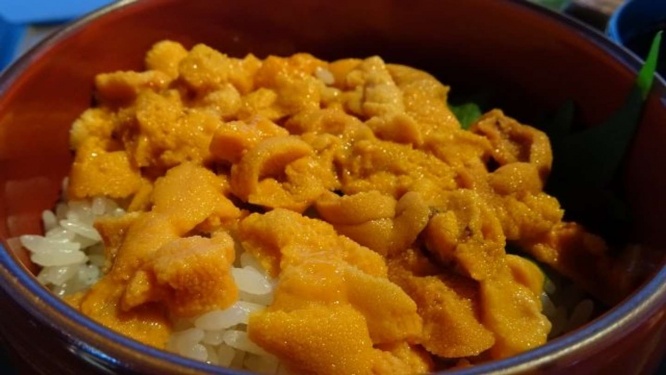うに丼を目当てで訪れたら......(画像はイメージです)