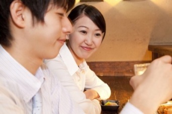 「妊娠を隠している同僚」が居酒屋で頼まないもの3つ