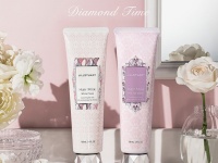 うっとりする指通りと香りに。ジルスチュアート　ビューティからヘアミルクが新登場！　限定「ミルクティーブレンド」の香りに注目