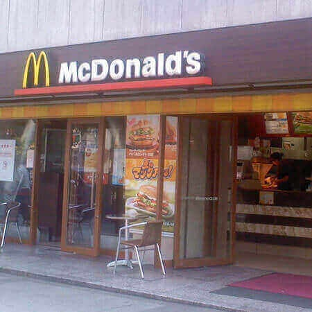 「BTSとマック」コラボセットの人気過熱でロッテリアが受けた“とばっちり”