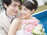 幸せをつかむのは？　「まわりが羨む男性と結婚した女性の特徴」10