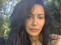 楽しい湖でのひとときが悲劇に。人気ドラマの女優、命と引き換えに溺れた息子を助ける（アメリカ）