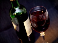 赤ワインに含まれる「ポリフェノール効果」とは？　『効果的なとり方』を現役医師が解説！