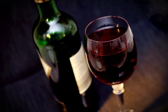 赤ワインに含まれる「ポリフェノール効果」とは？　『効果的なとり方』を現役医師が解説！