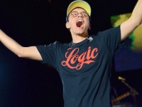 米人気ラッパーのロジックが、コンサートに向けて節約するファンに神対応！