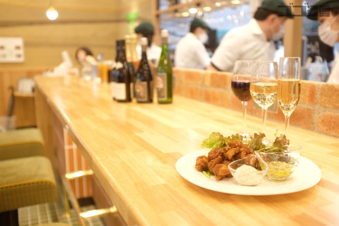 『KOMEDA is □』(コメダイズ)