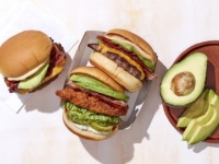 シェイクシャックから待望の「アボカドバーガー」が期間限定で登場！