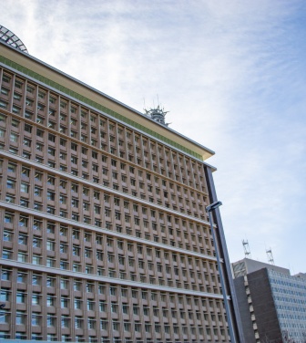 少女に『わいせつ画像』要求　市立小学校教諭(32)懲戒免職　学校では「女子児童や同僚」を盗撮…