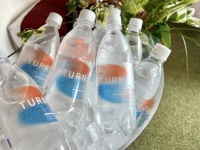 夏に向けたインナーケアは“水”がポイント!?　新商品「TURN Sparkling Water」発表会レポート