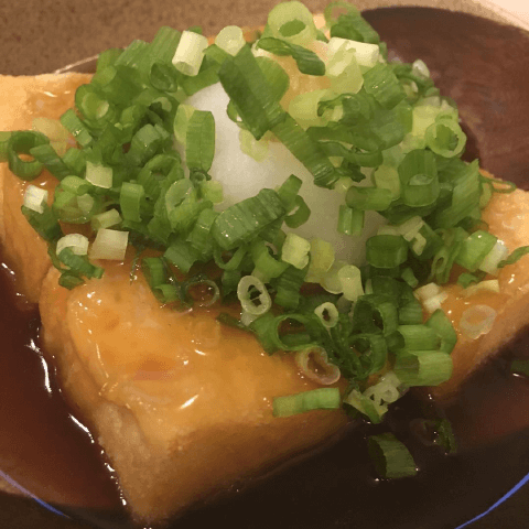 ご飯も美味しい! 名物美人ママに癒されるスナック5選#2