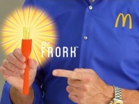 マクドナルドがポテトの食べ方に本気を出した。フライドポテトを最大限に活用できるフォークが発明される(アメリカ)