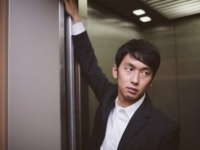 バレてま～す！　「今かっこつけたな」と男性に思う瞬間3つ　「トイレのうちに●●」ほか