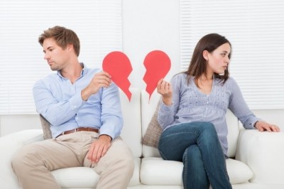 妻が離婚を考える「夫の裏切り」4選