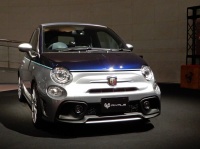 アバルト・500/595シリーズの限定モデルに695リヴァーレ登場！フェラーリ・マセラティに続きクルーザーメーカーRIVAとコラボレーション！