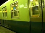 何だこれは！？ 「京阪電車」で天井から座席が降りてきた！