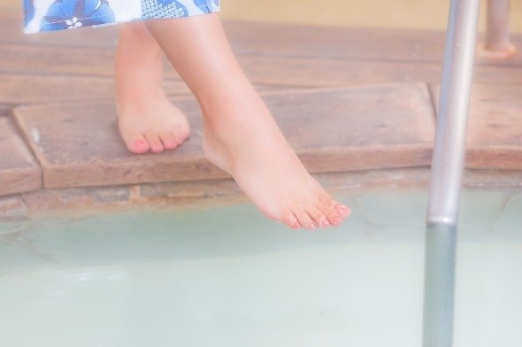 足元に気をつけて、「ぐねる」かも......