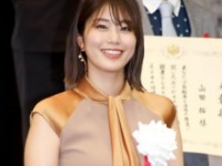 稲村亜美
