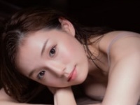 「篠崎愛 YOUNG CHAMPION 15years Memory Other selection vol.1」（撮影：中村和孝）⒞秋田書店