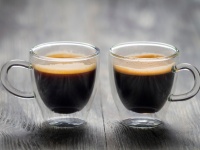 エビちゃん、海外でコーヒーの勉強会へ