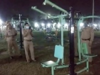 幽霊になっても筋トレの呪縛が？野外に設置されたジム用器具がひとりでに動く怪奇（インド）