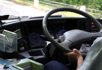「韓国旅行で浮かれた私は知識もなしにバスに乗車。すると現地の運転手が、何度も何度も怒ってきて...」（京都府・50代男性）
