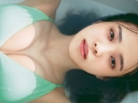 ⒞撮影:柴田フミコ/小林由依2nd写真集『意外性』講談社with事業部