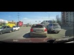 車から降りた２人が怒り狂ったと思ったら急速冷却。そのワケは？