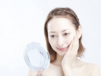 美容皮膚科医が教える！　顔のくすみの改善方法