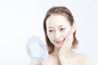 美容皮膚科医が教える！　顔のくすみの改善方法