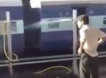 これはわざとなのか！？　電車を洗車するはずが…