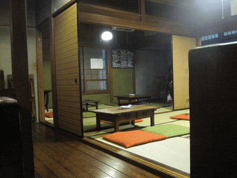 こんなのが立ち食い!? 時間がない時の一人飯に行ってみたい意外なる立ち食い屋#8