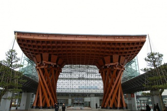 金沢駅東口（Hyougushiさん撮影、Flickrより）