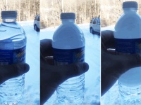 振るだけでペットボトルの水が急速に凍る。スナップフリーズ（瞬間冷凍）をとらえた映像