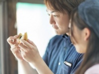 妻が求めるのは「低収入でも育メン」or「家に帰って来ない高収入の夫」