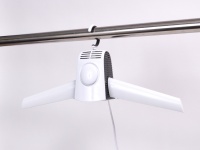 服や靴を早く乾かせる、ハンガー型の乾燥機「温風ハンガー乾燥機」新発売！