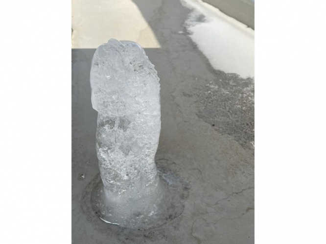 5日時点の氷柱（投稿者提供）